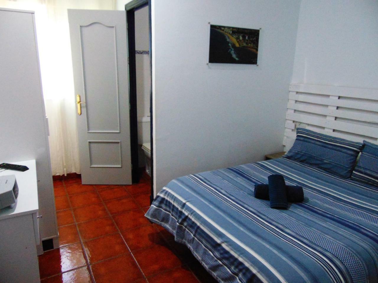 Hostal Puerto De Santa Maria Ел Пуерто де Санта Мария Екстериор снимка